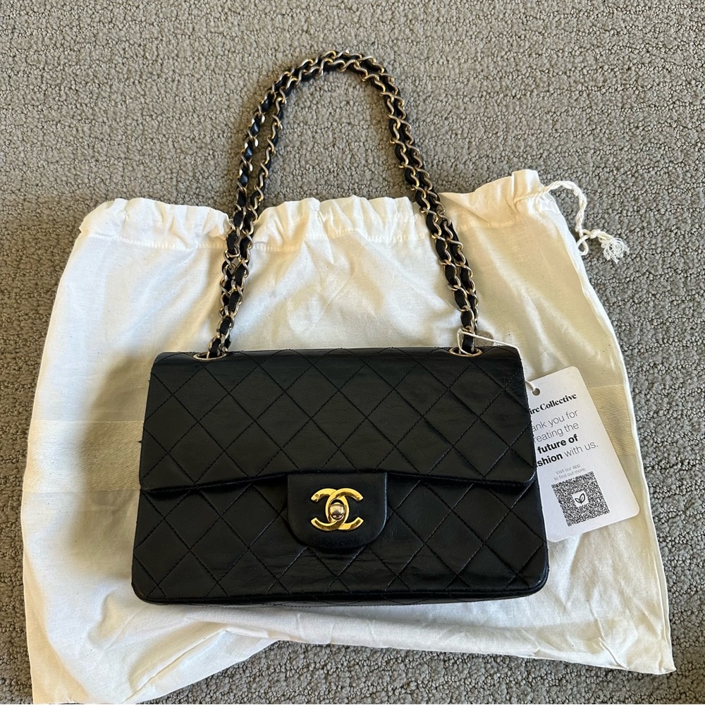 Vintage authentic chanel classic double flap medium with gold hardware lambskin